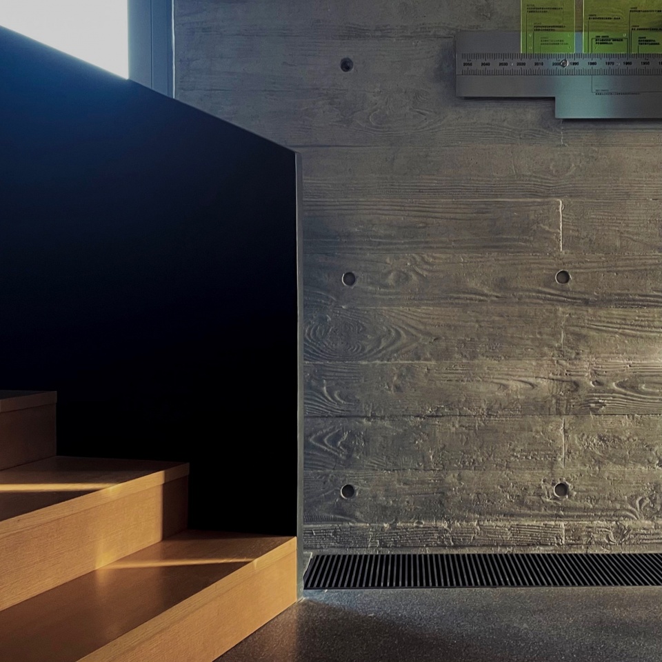 Square Courtyard Lab