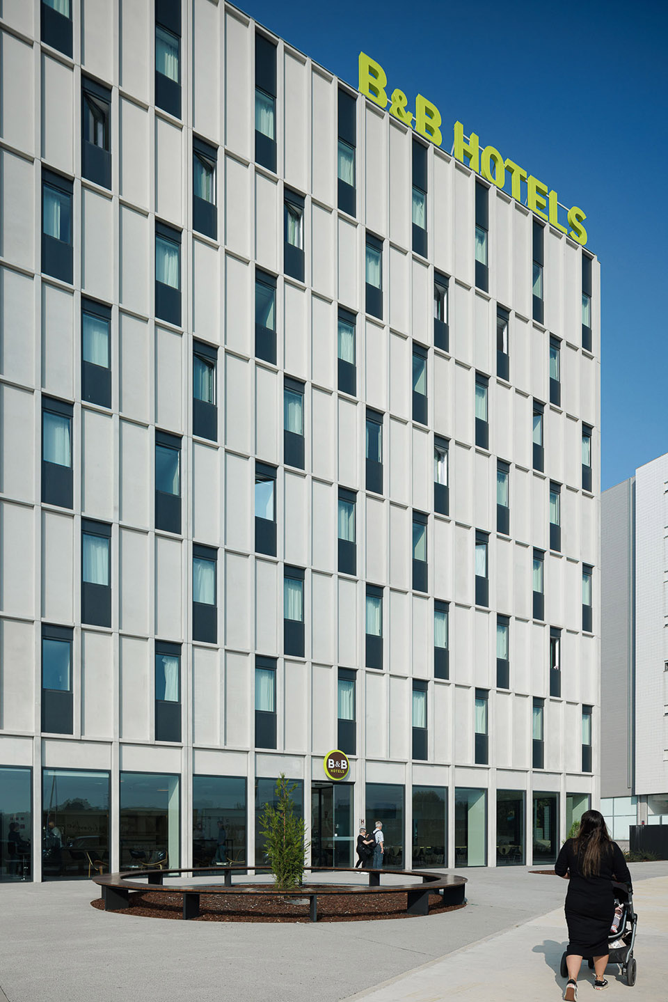 hotel bb famalicao by jorge domingues arquitetos