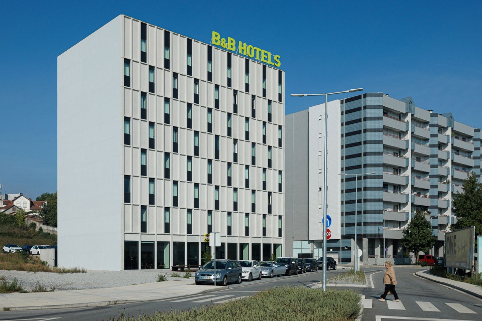 hotel bb famalicao by jorge domingues arquitetos