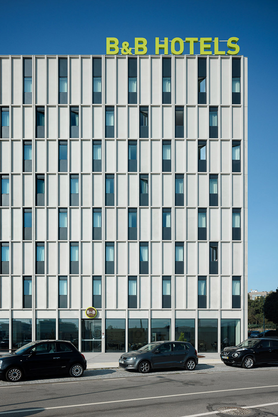 hotel bb famalicao by jorge domingues arquitetos