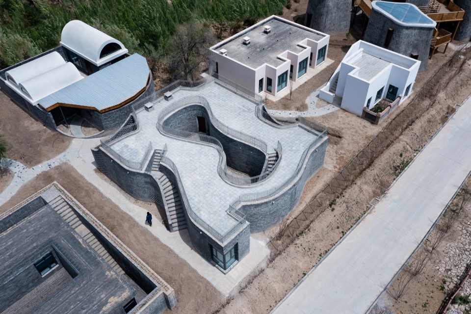 鸟瞰 郭哲 gourd courtyard yuxian public welfare homestay by dplus studio
