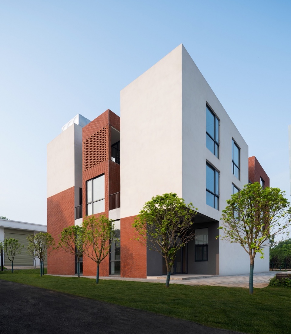 航运指挥中心 东北侧外观 auxiliary buildings of liangzi lake changling ferry by upa