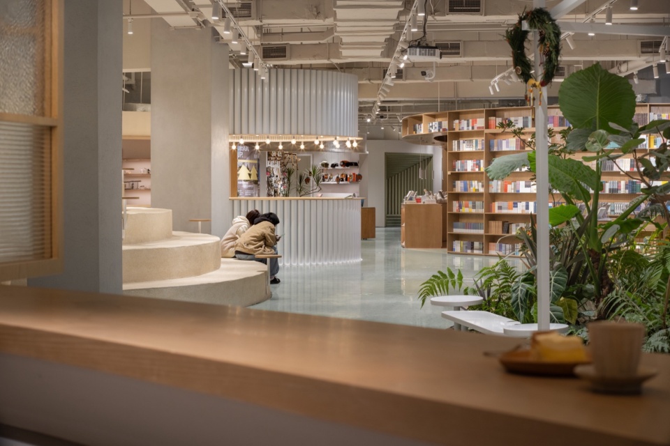 视线关系4the roof space yinyan collection space by b l u e architecture studio