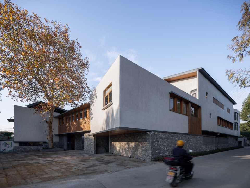 Party and Public Center of Longnan Village by Sens Architects