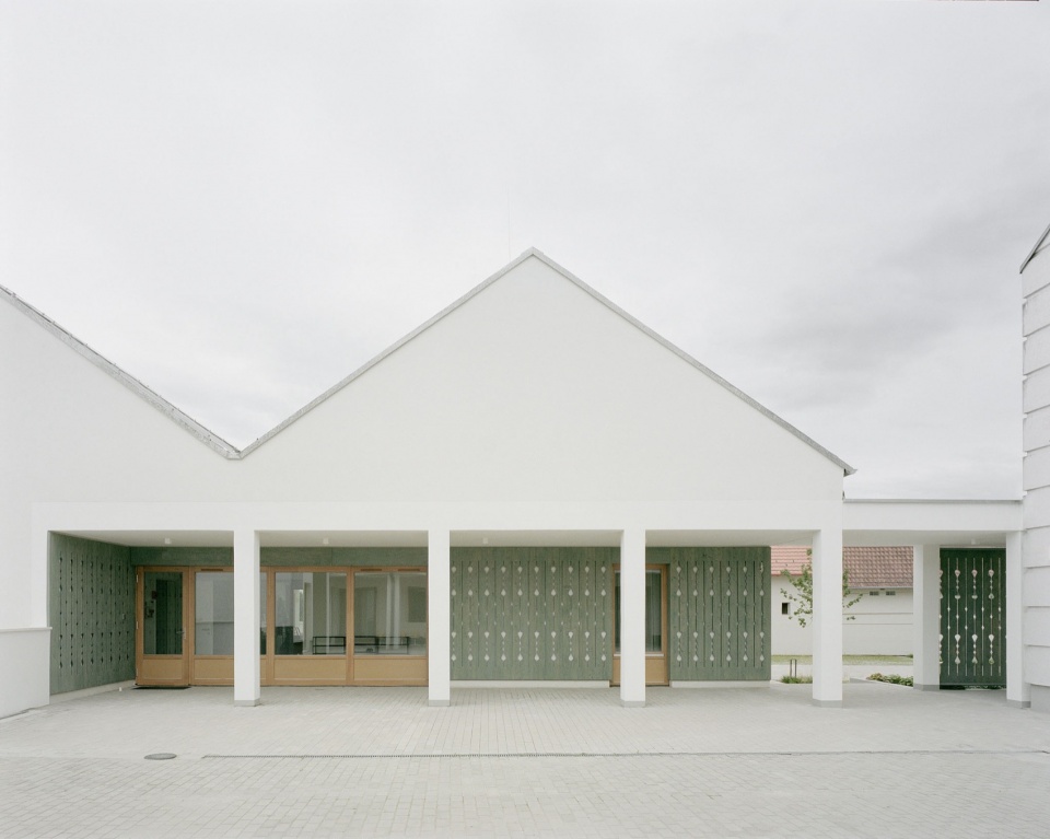 Kindergarten in The Churchyard Archikon