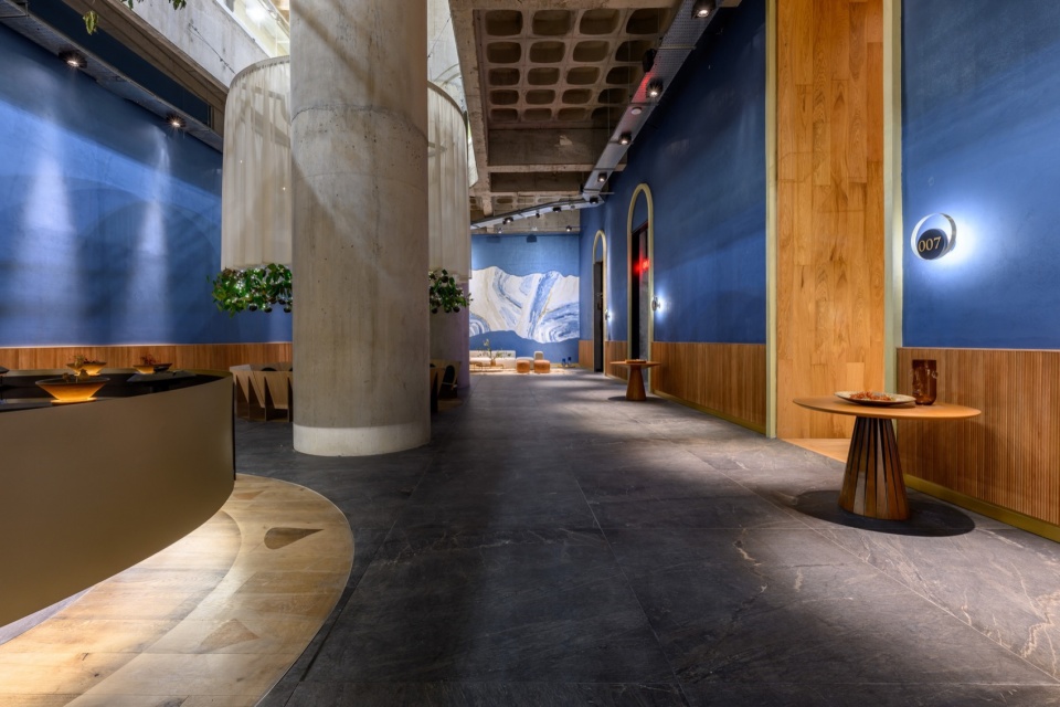 lobby de hotel azur by estudio montevideo