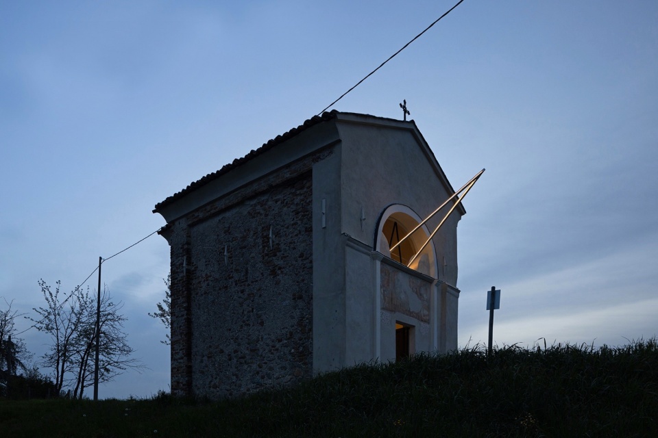 miracle light installation by emilio ferro