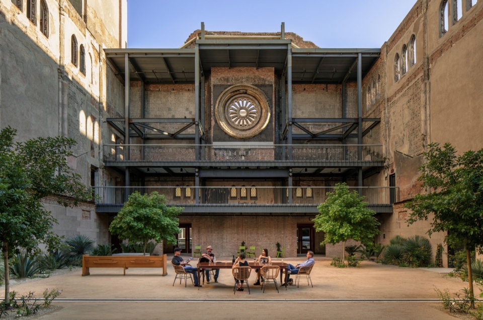 monroe street abbey by jones studio