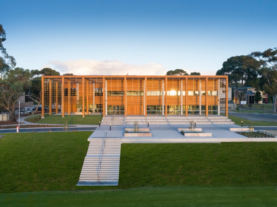peninsula grammar alatus by fjcstudio