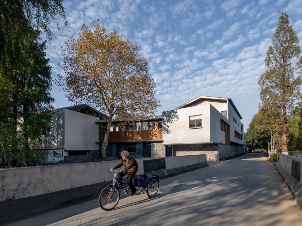 Party and Public Center of Longnan Village by Sens Architects