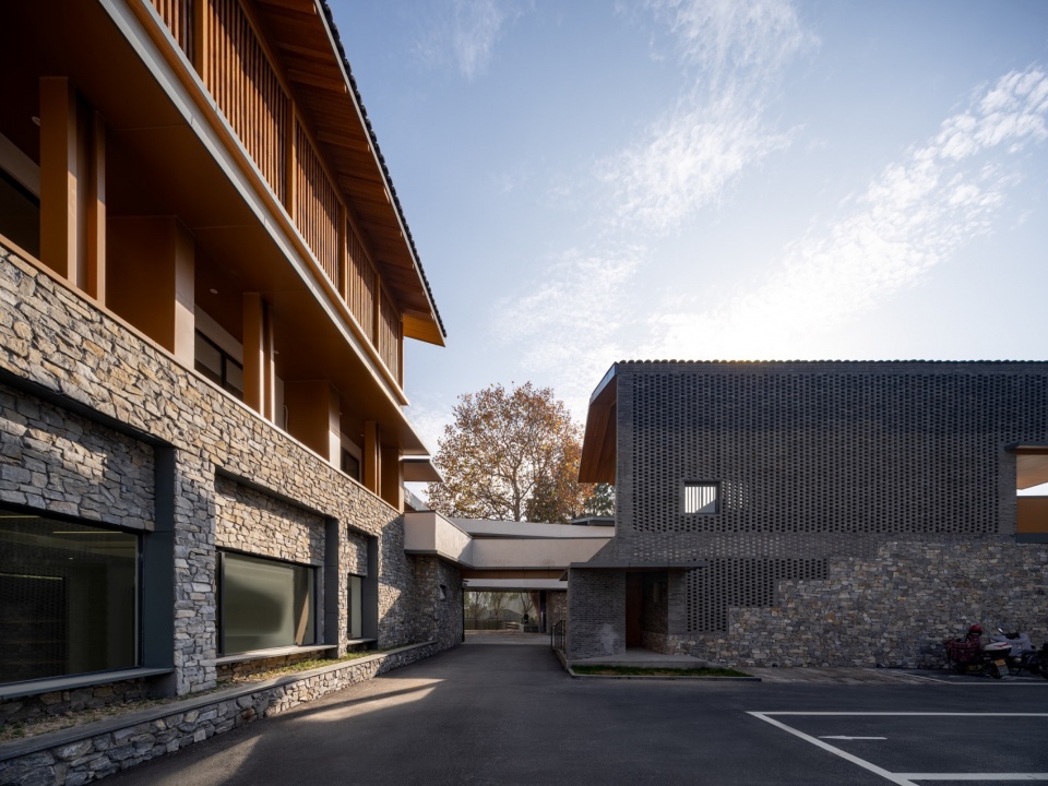 Party and Public Center of Longnan Village by Sens Architects