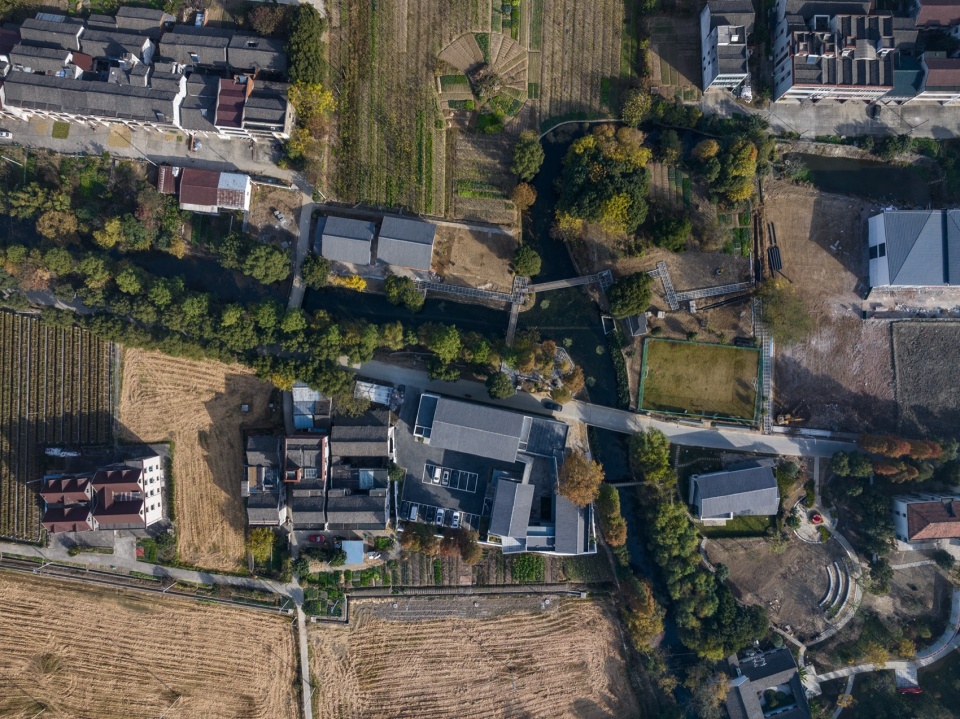 Party and Public Center of Longnan Village by Sens Architects