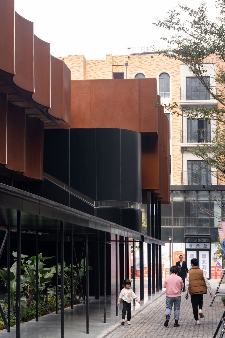 apm Art Gallery In the Community by Dazhou and Associates