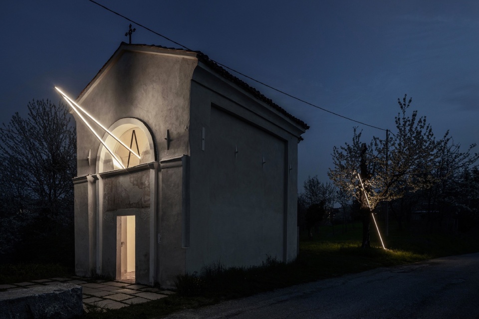 miracle light installation by emilio ferro