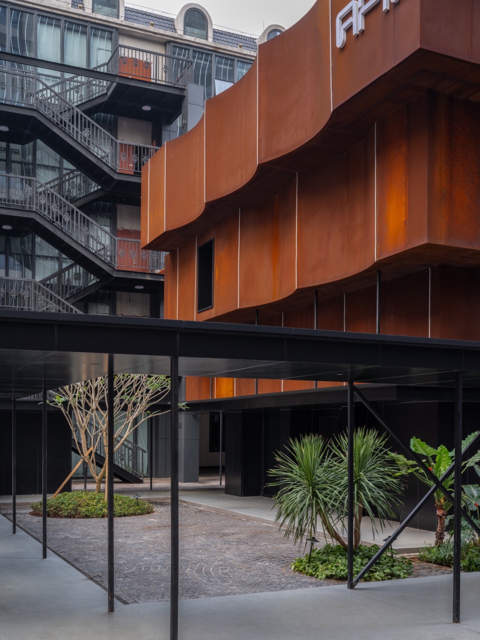 apm Art Gallery In the Community by Dazhou and Associates