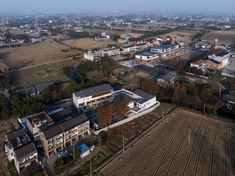 Party and Public Center of Longnan Village by Sens Architects