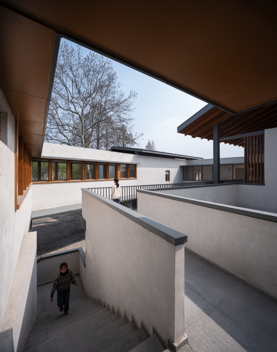 Party and Public Center of Longnan Village by Sens Architects