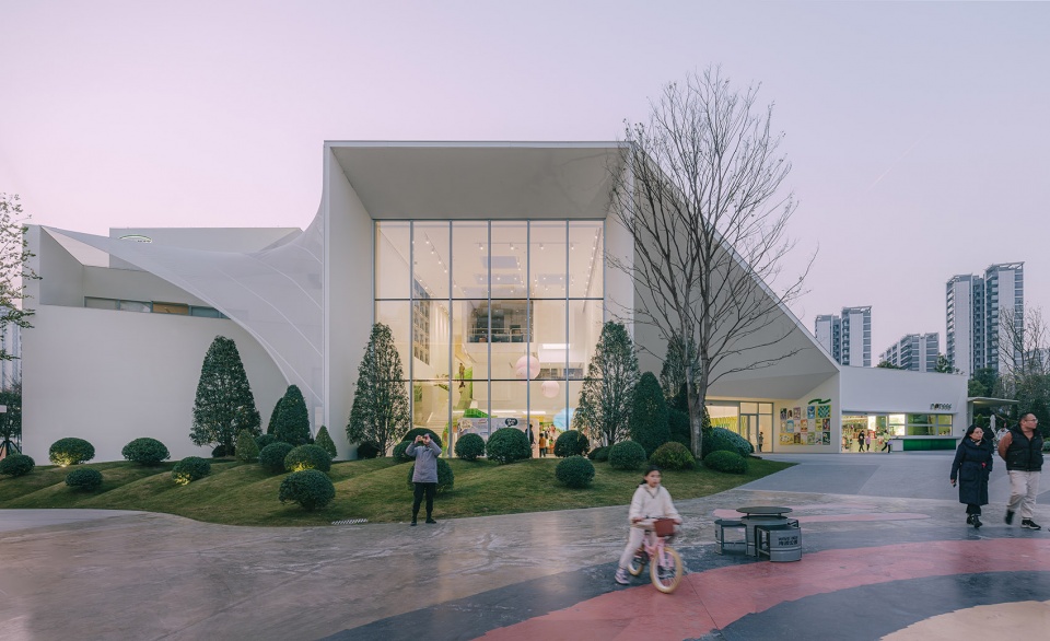 dotsss childrens museum by dl atelier
