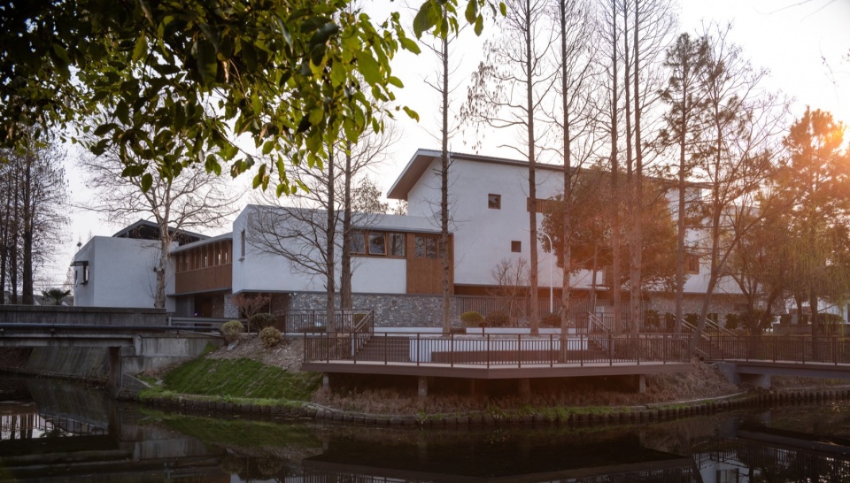 Party and Public Center of Longnan Village by Sens Architects