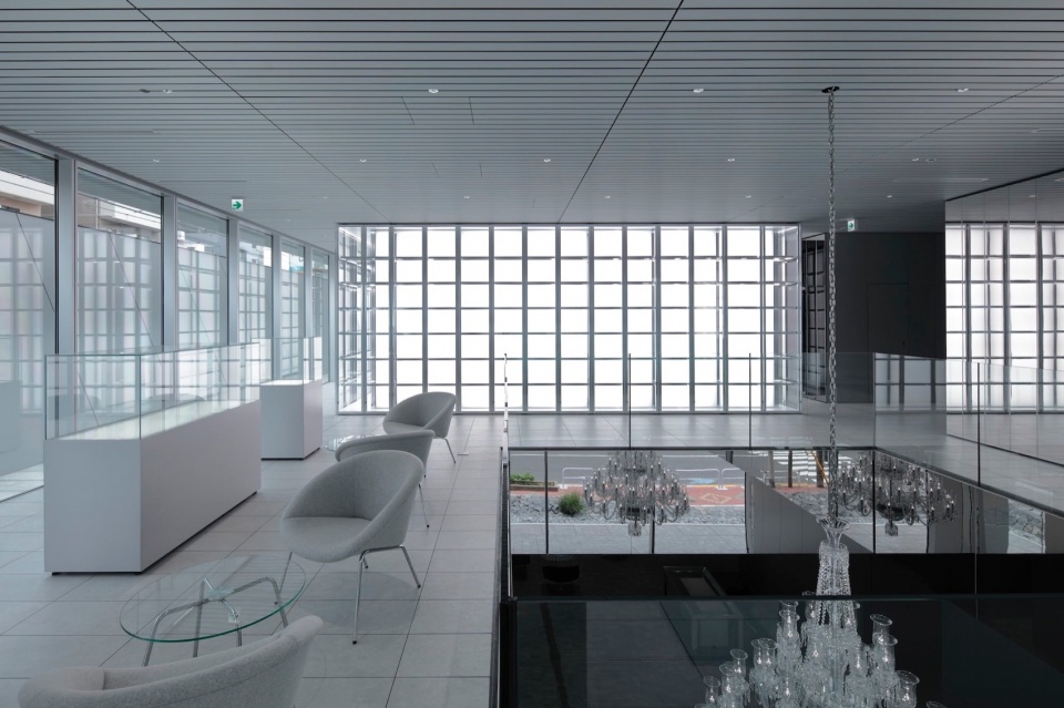 MONOSPINAL Tokyo by Makoto Yamaguchi Design 452024