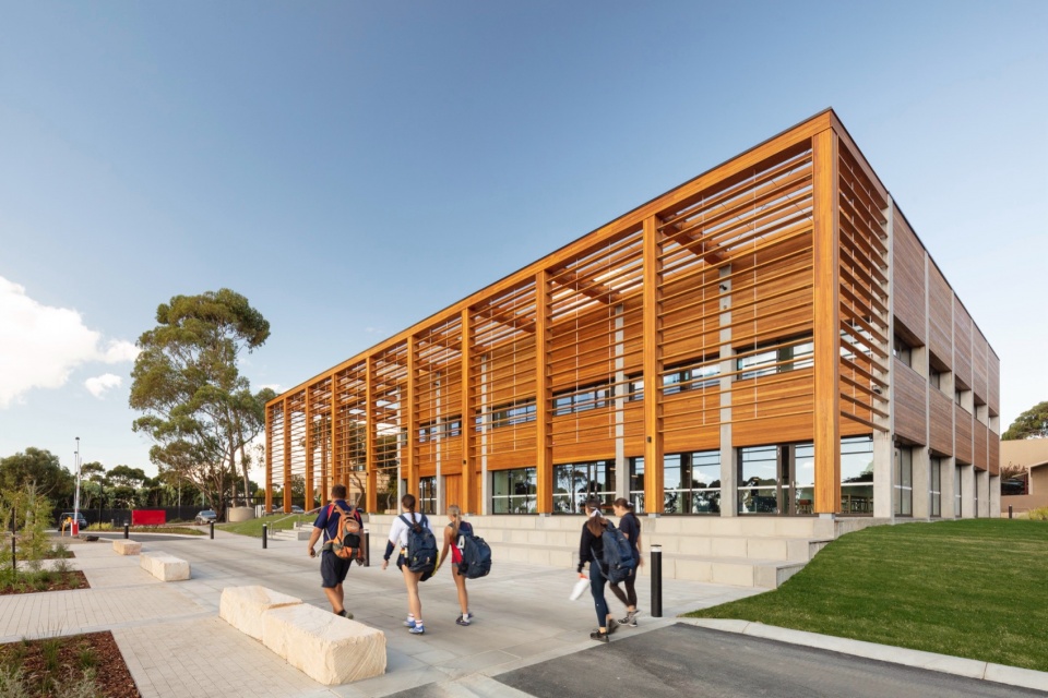 peninsula grammar alatus by fjcstudio