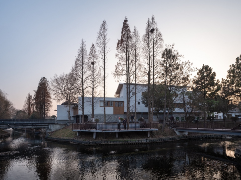 Party and Public Center of Longnan Village by Sens Architects