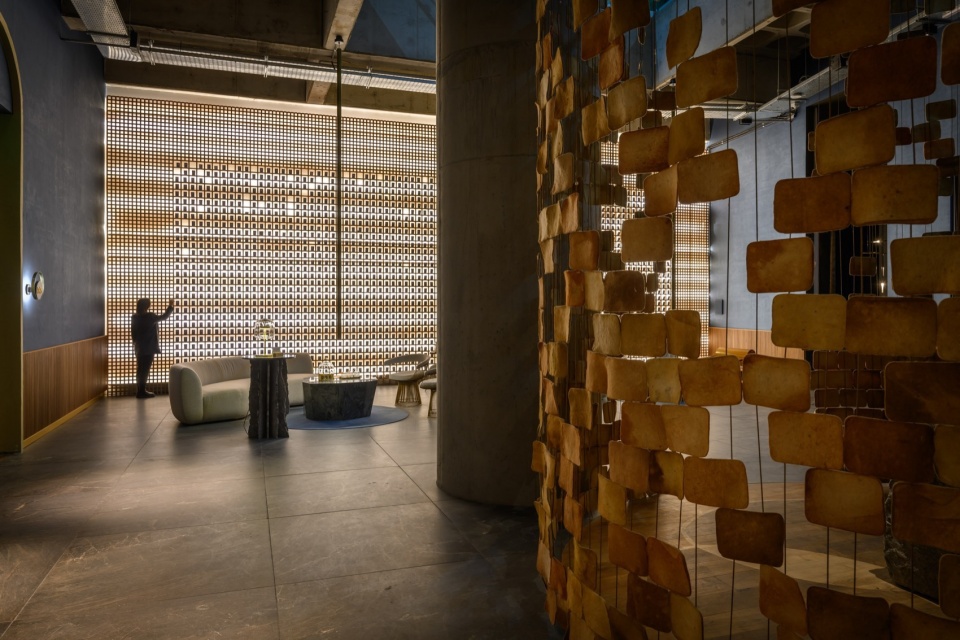 lobby de hotel azur by estudio montevideo
