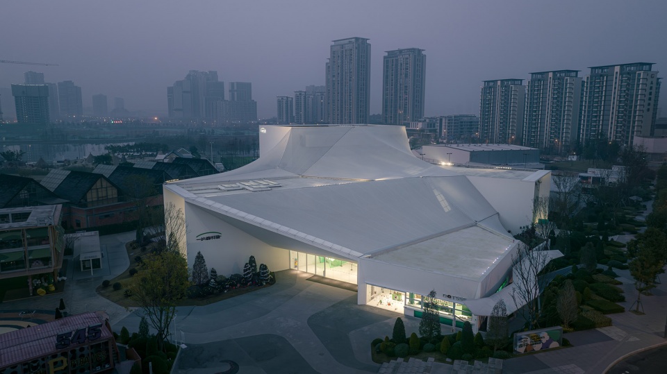 dotsss childrens museum by dl atelier