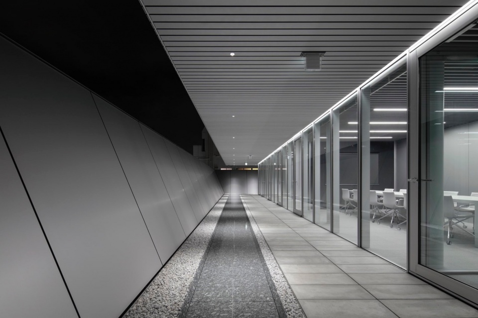 MONOSPINAL Tokyo by Makoto Yamaguchi Design 452024