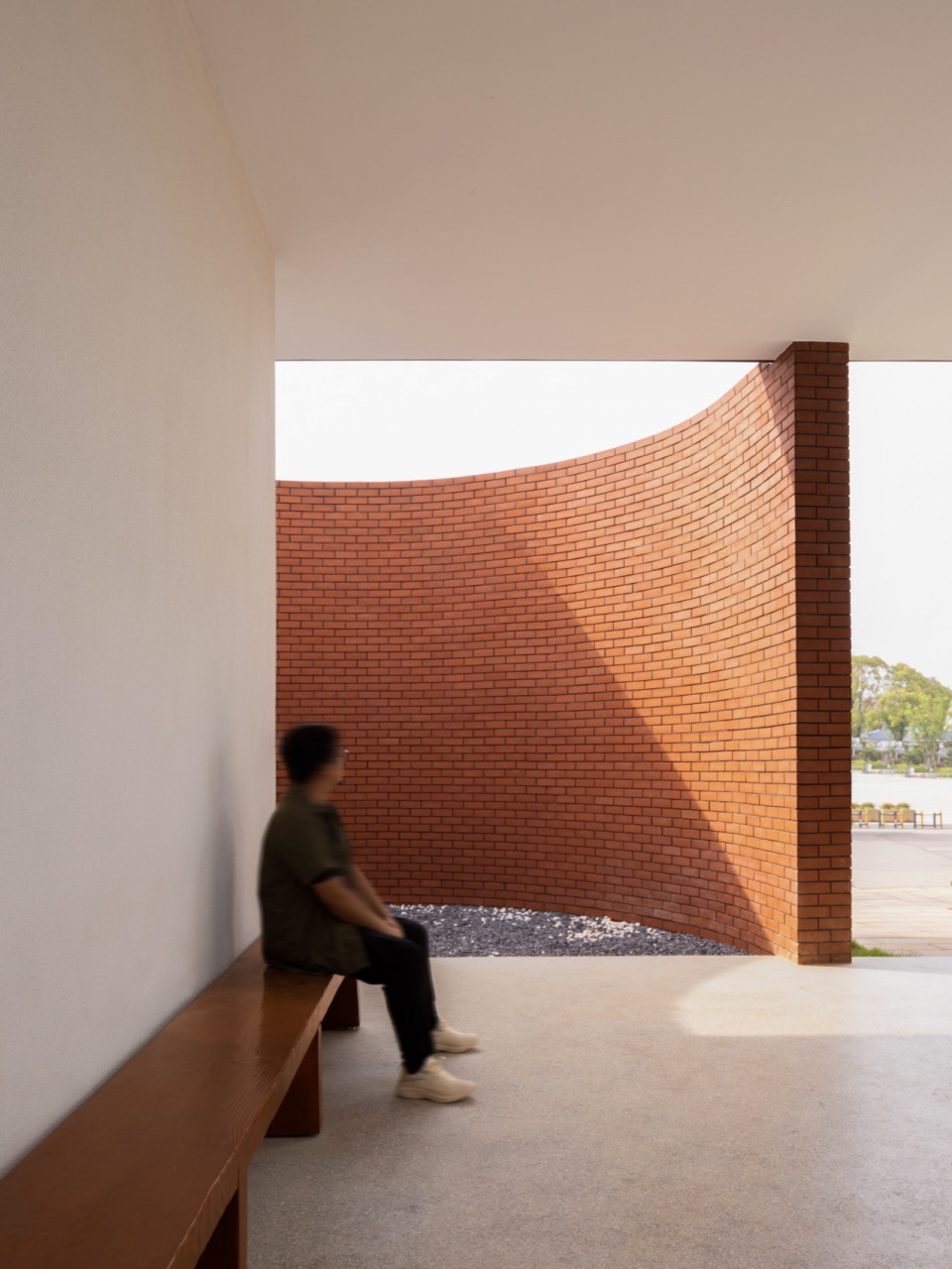号景观公厕 弧形庭院 auxiliary buildings of liangzi lake changling ferry by upa