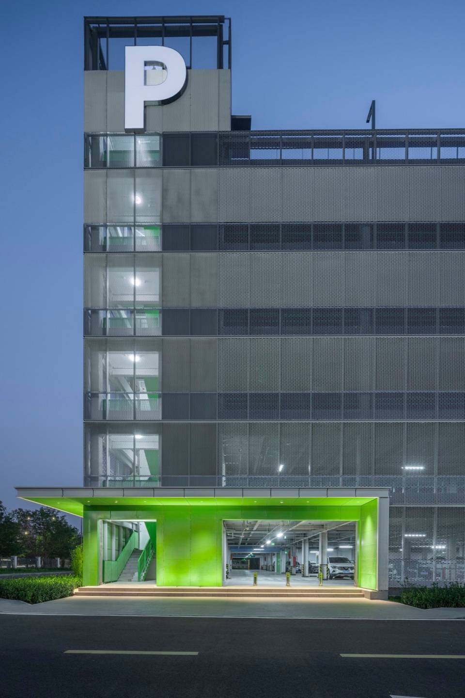 MAT 歌尔停车楼 入口夜景 parking box goer optics parking building by mat office