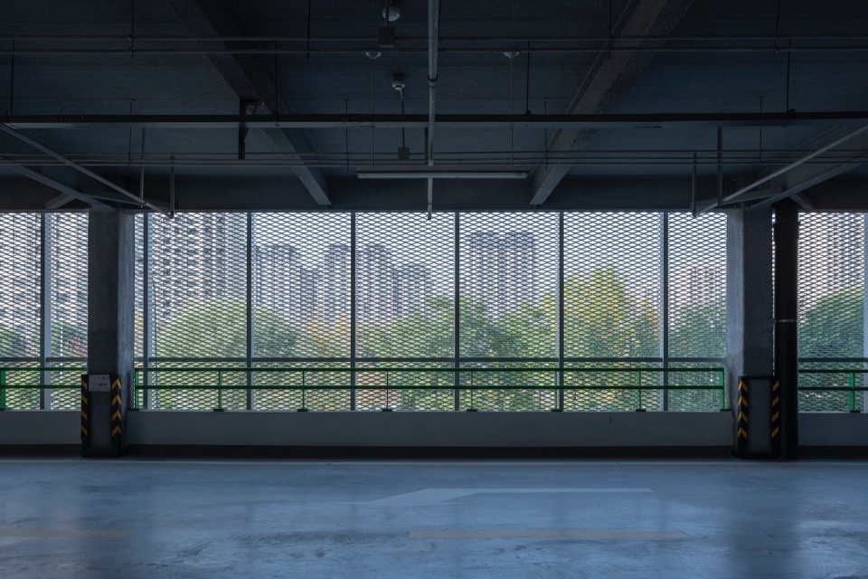 MAT 歌尔停车楼 半透明铝网 parking box goer optics parking building by mat office