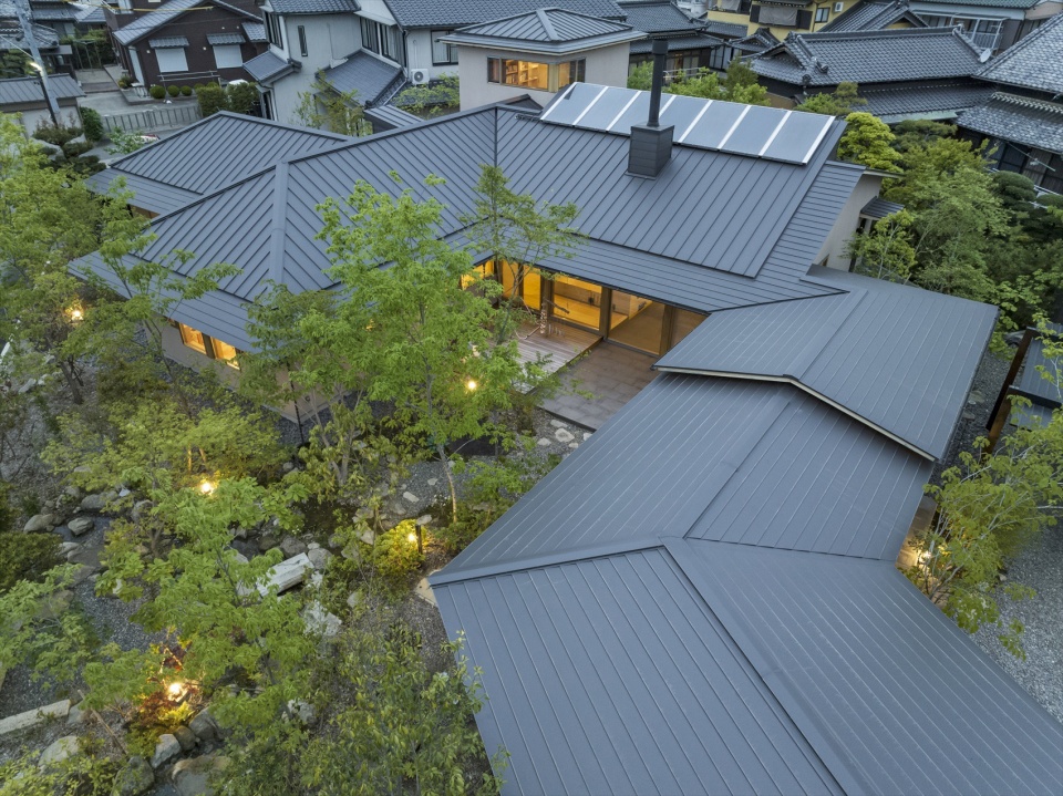 House with nature s blessings by TSC Architects