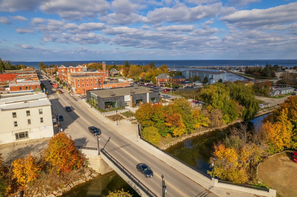 meaford public library by lga architectural partners