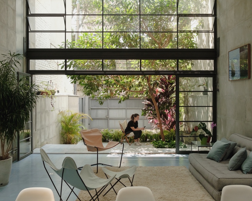 House In Pinheiros by 23 SUL
