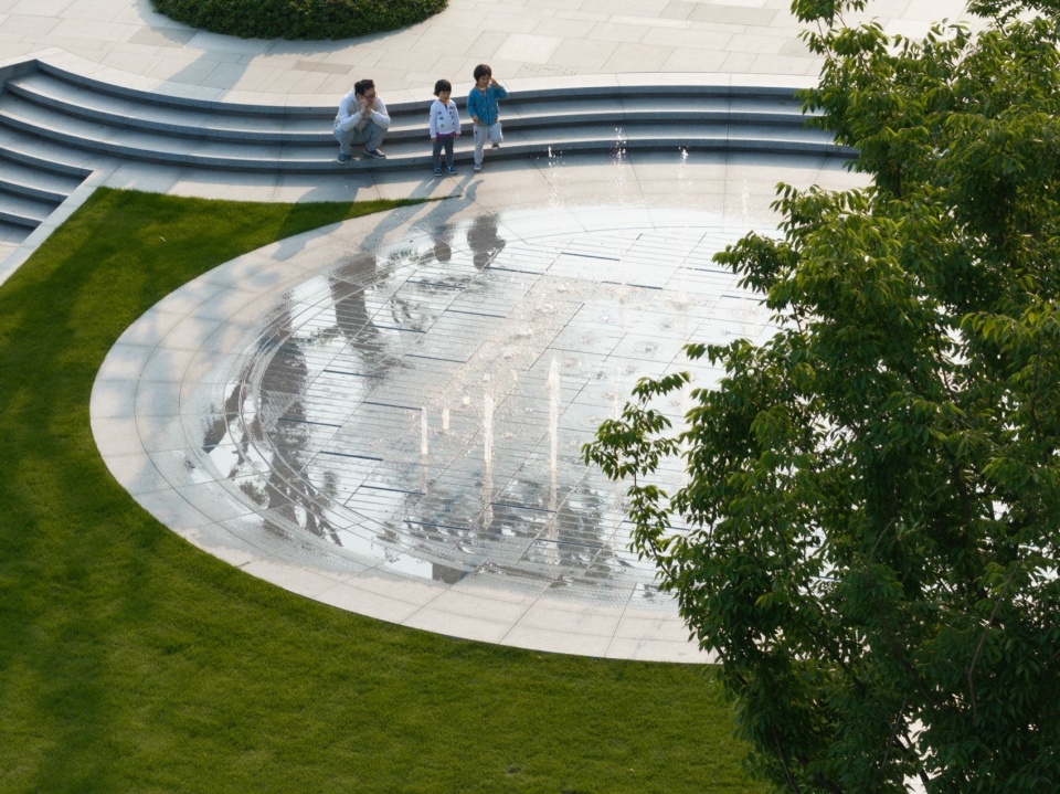 the mixc wuxi binhu landscape design by pland