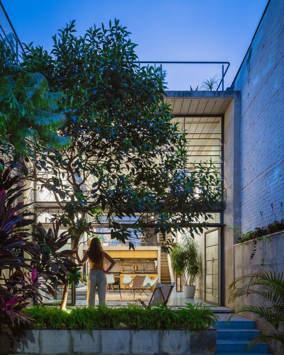 House In Pinheiros by 23 SUL