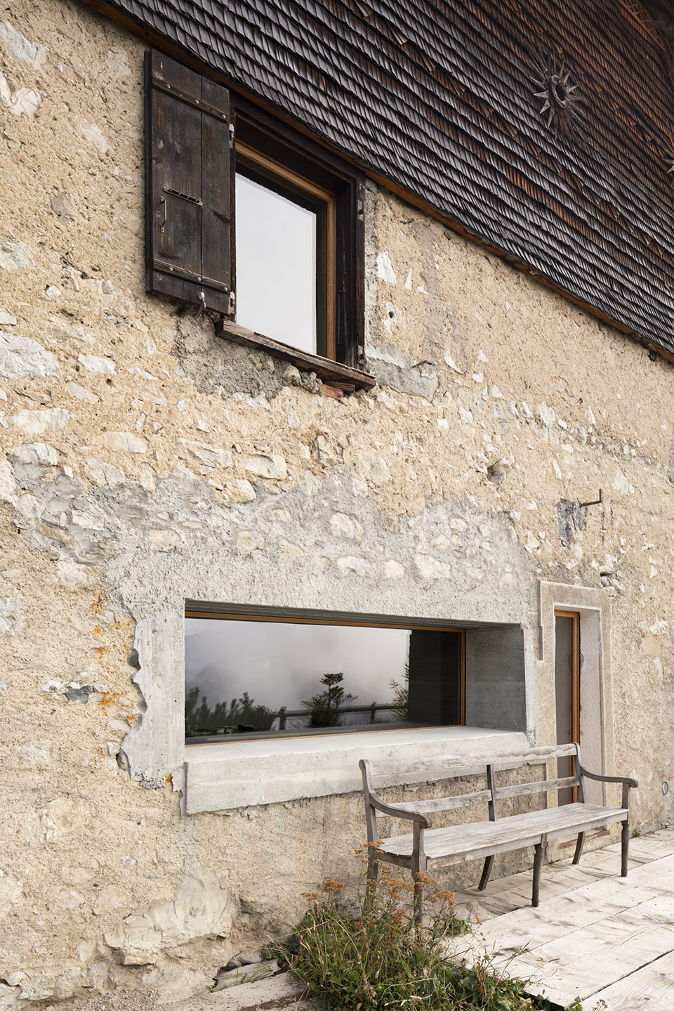 alpine chalet cpl by ralph germann architectes