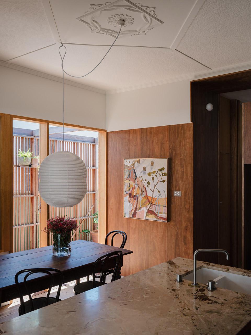 aru house by curious practice