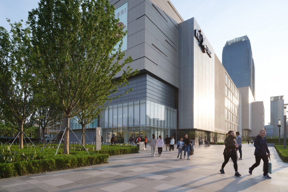 the mixc wuxi binhu landscape design by pland