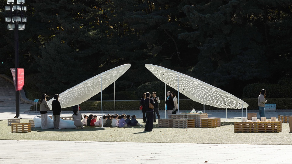 volvo circle pavilion by studio heech