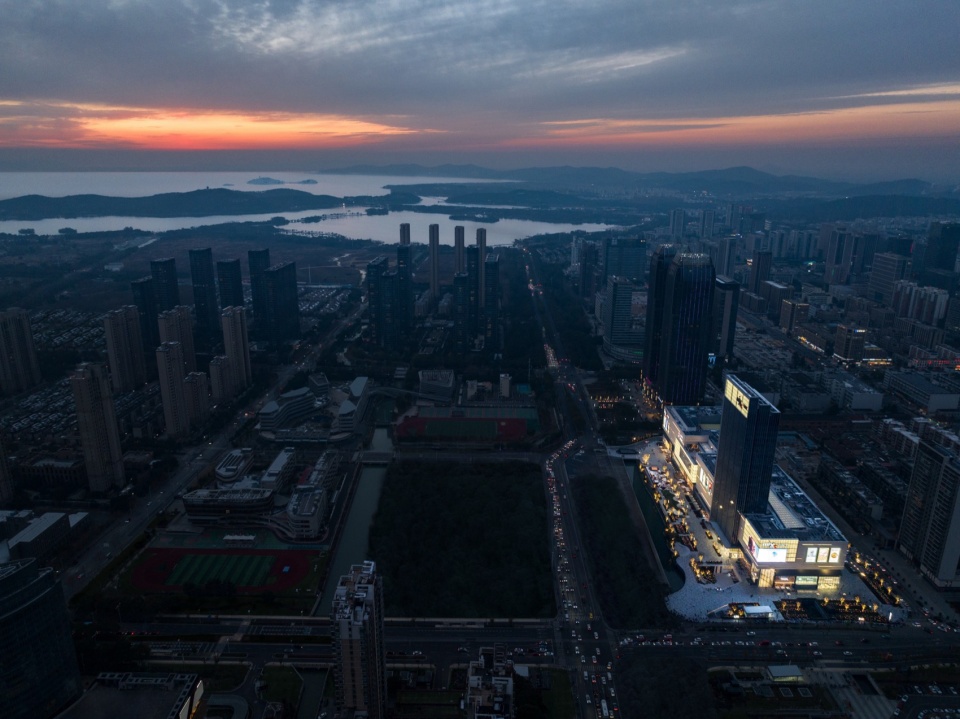 the mixc wuxi binhu landscape design by pland