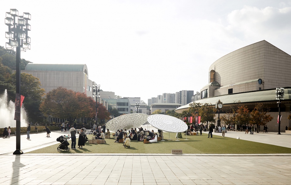 volvo circle pavilion by studio heech