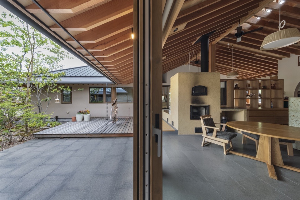House with nature s blessings by TSC Architects