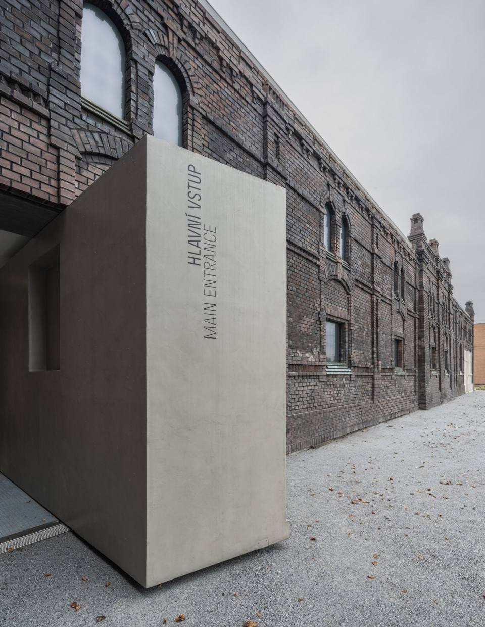 plato contemporary art gallery by kwk promes