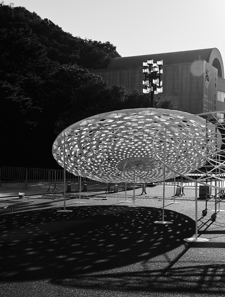 volvo circle pavilion by studio heech
