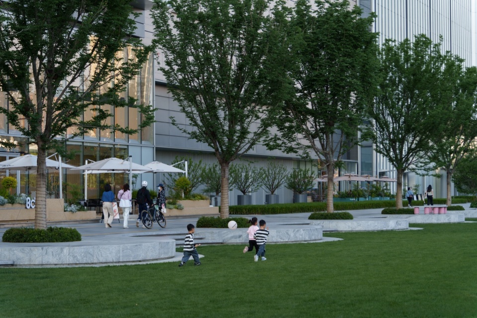 the mixc wuxi binhu landscape design by pland