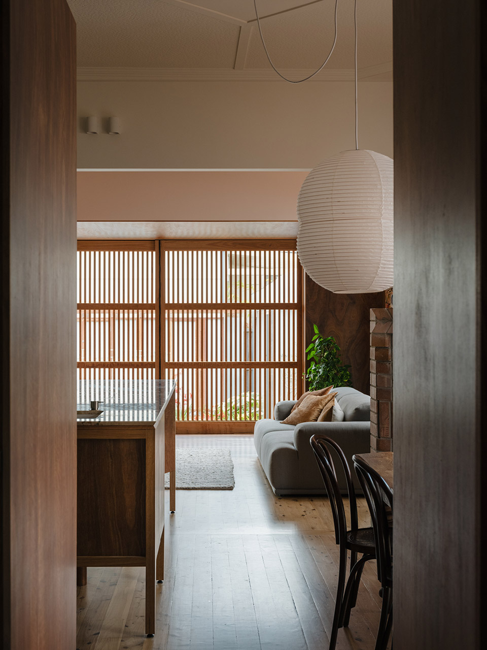 aru house by curious practice