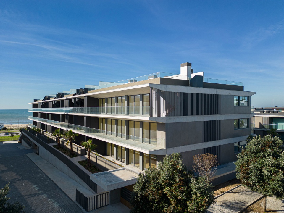 seashore building by atelier darquitectura lopes da costa