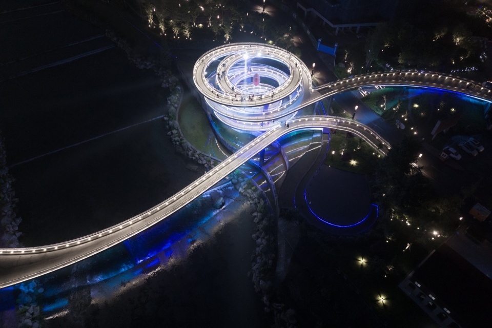 G Clef Bridge by ZZHK Architects